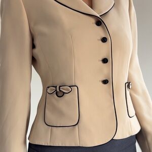 Vintage Tahari petite 4p blazer beige with black  trim